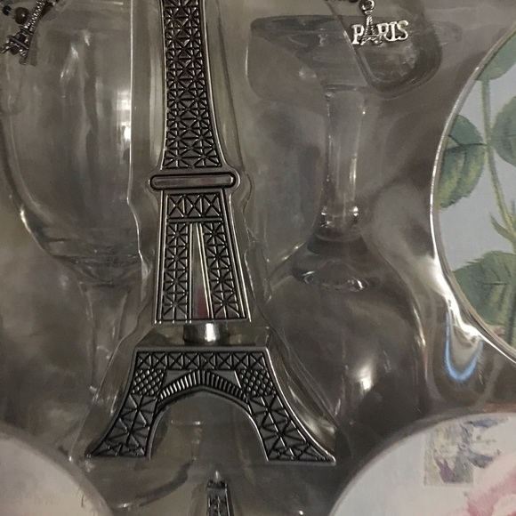 Paris Wine Set - Picture 7 of 13